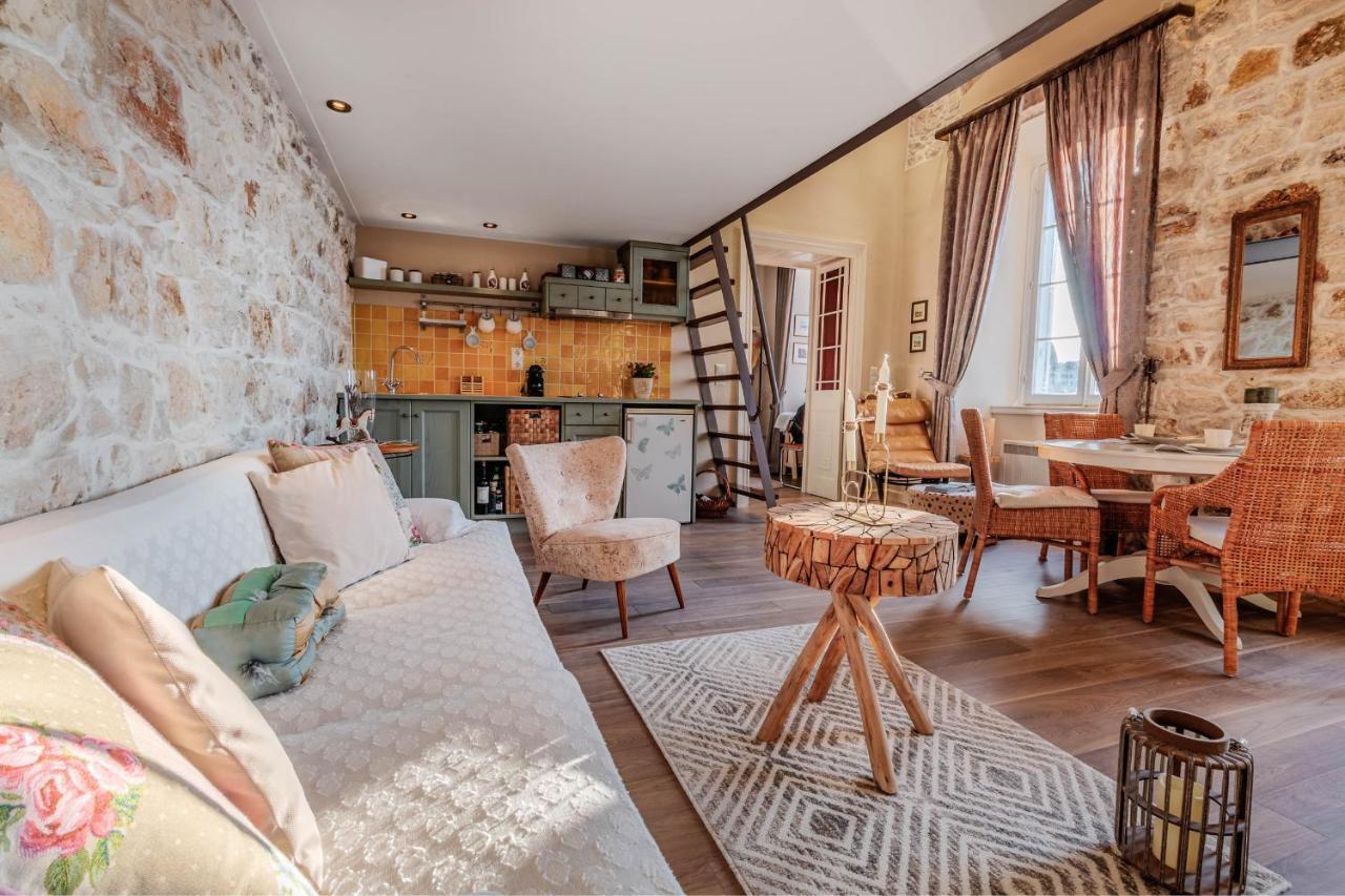 شقة Mouragia Loft - Waterfront Old Corfu Town المظهر الخارجي الصورة