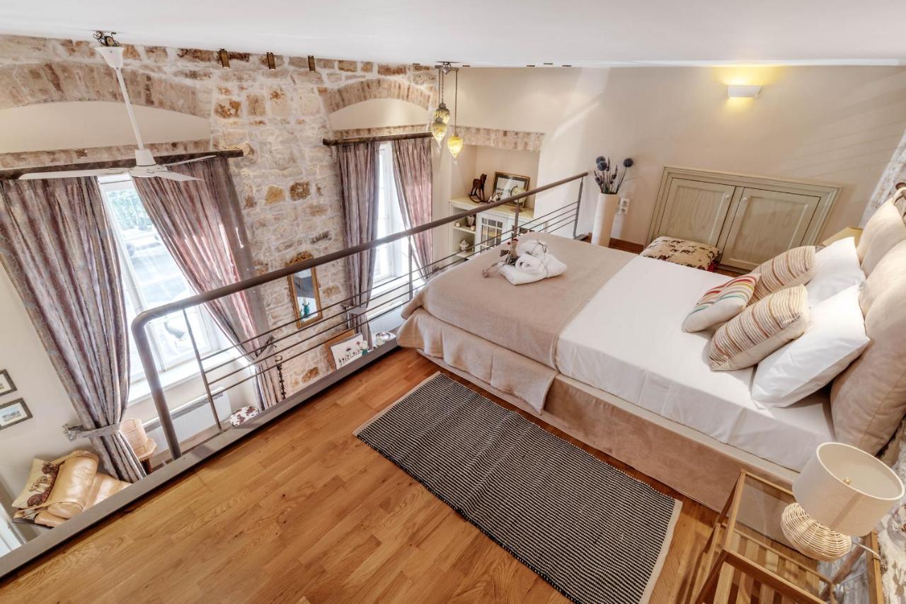 شقة Mouragia Loft - Waterfront Old Corfu Town المظهر الخارجي الصورة