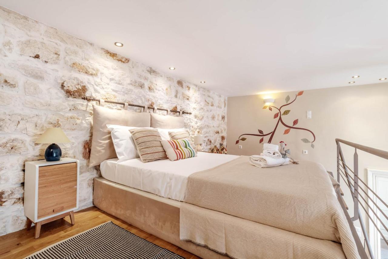شقة Mouragia Loft - Waterfront Old Corfu Town المظهر الخارجي الصورة