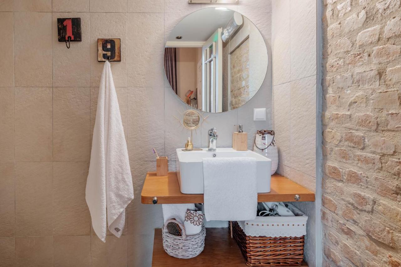 شقة Mouragia Loft - Waterfront Old Corfu Town المظهر الخارجي الصورة